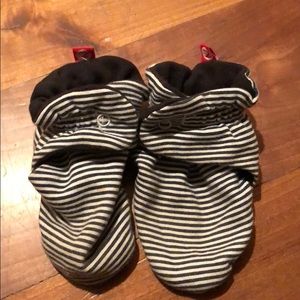 Good condition zutano booties.  12mo